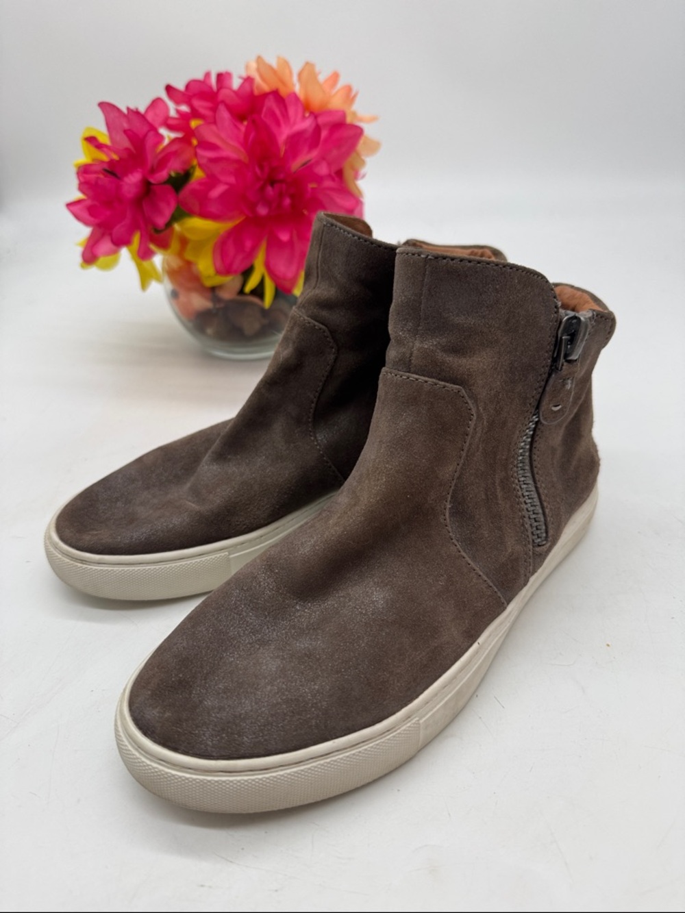 Gentle Souls Brown Suede Zip-Detail High-Top Sneakers size 6